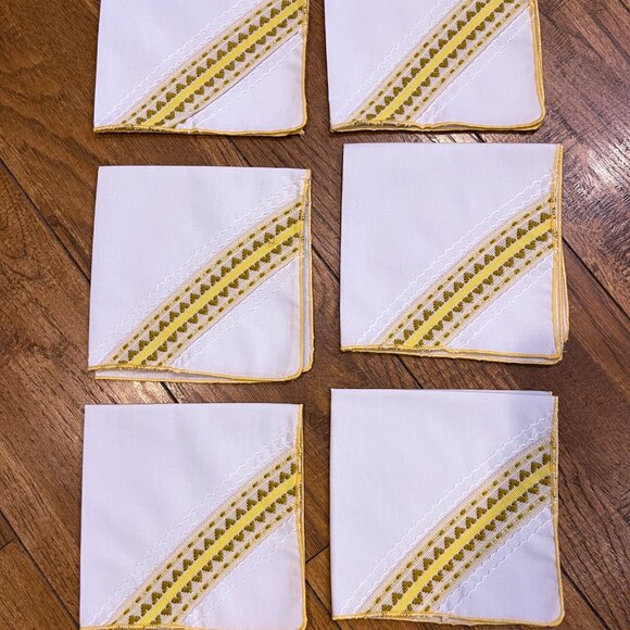 Vintage Nice Crisp Linen Rectangular Tablecloth & 6 Napkins with embroidery - Picture 2 of 8